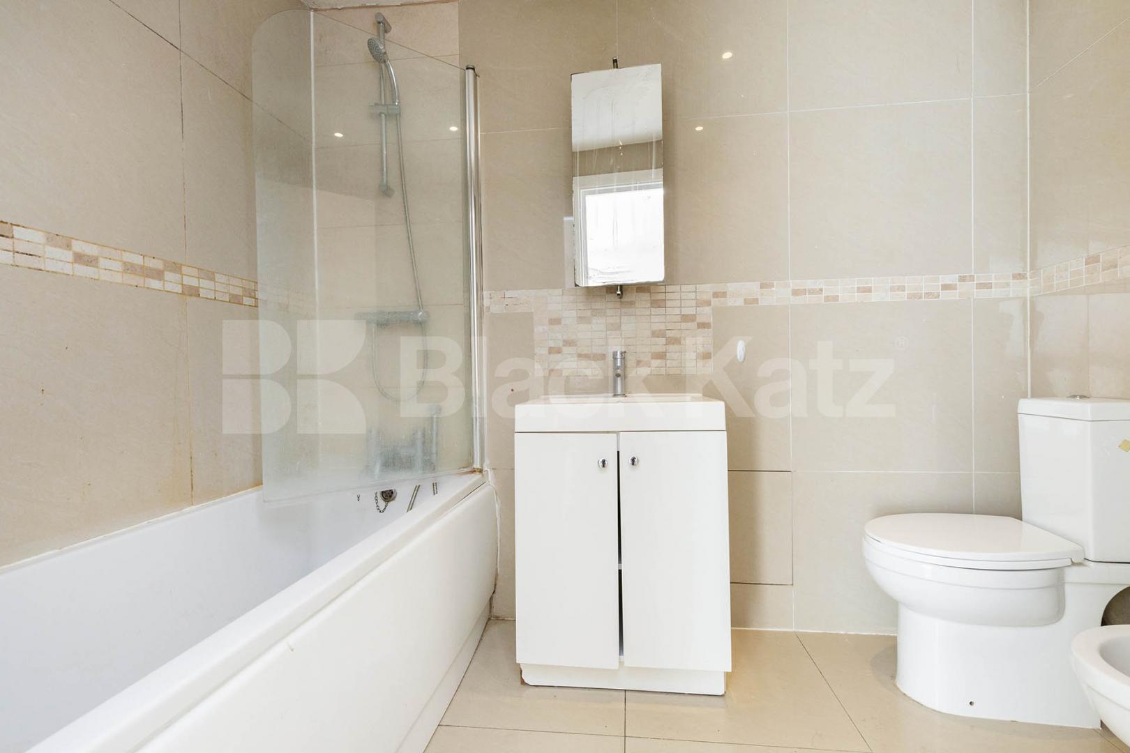 Wonderful Garden Apartment Bamborough Gardens , Shepherds Bush